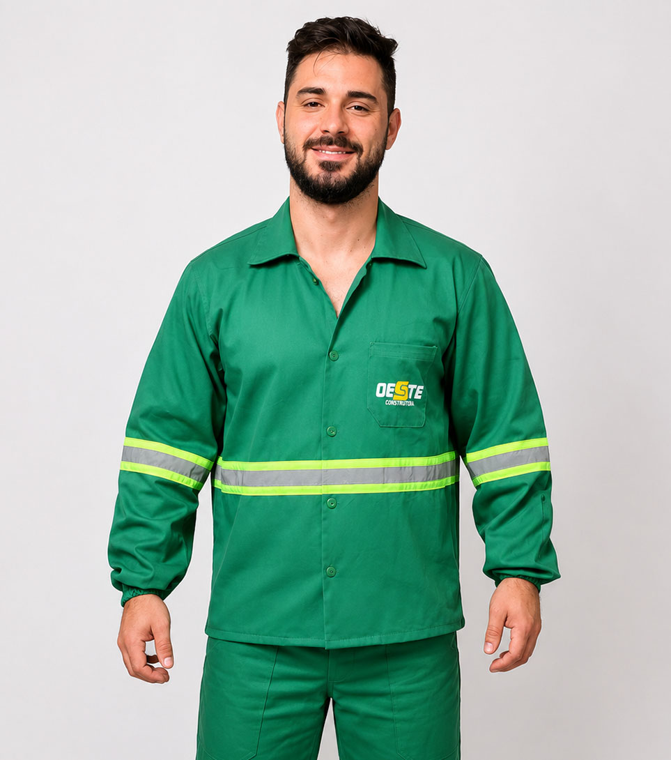 Uniforme verde profissional com logomarca bordada